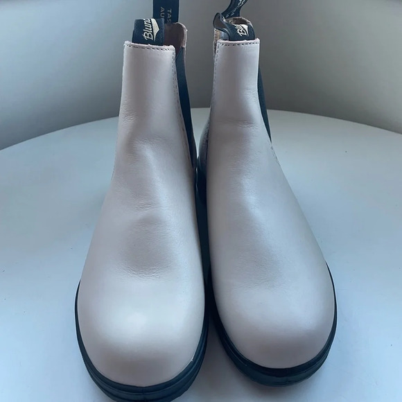 Blundstone Cream Ankle Boots - Picture 3 of 16